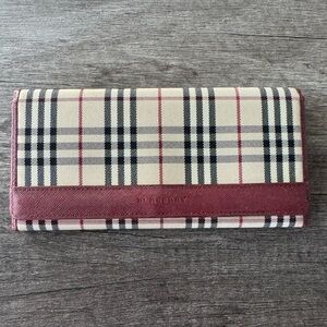 Sold ❌❌ Burberry Nova Check wallet 🍷
